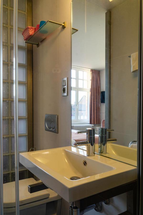 B&B Contrast Bruges Luaran gambar