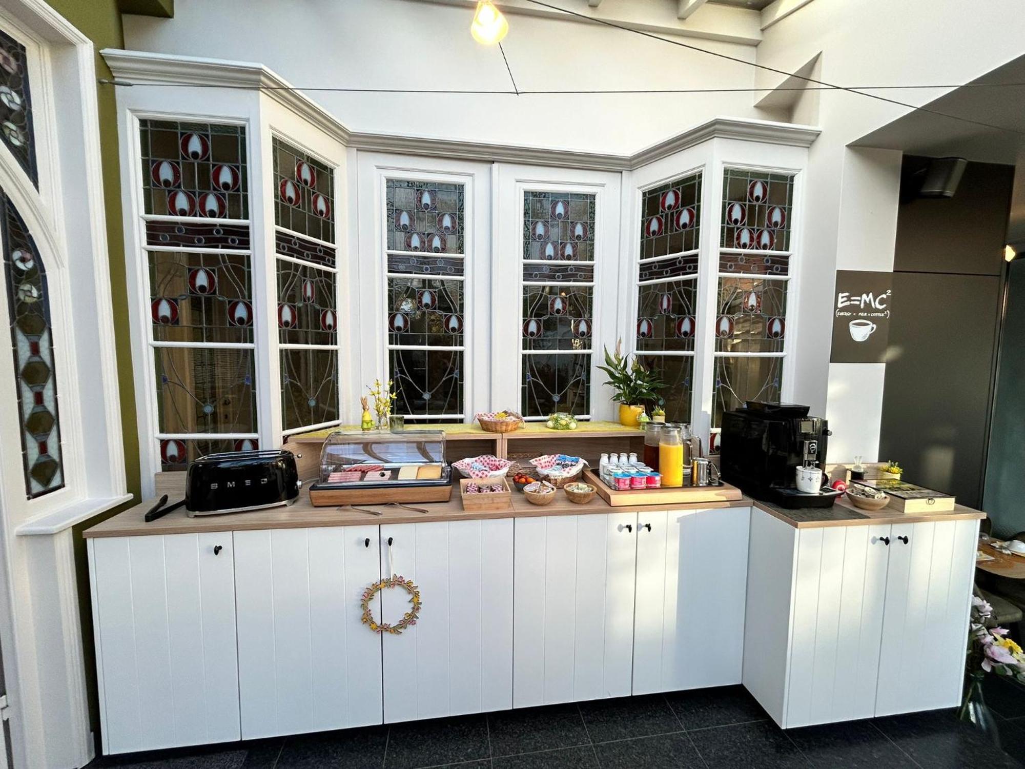 B&B Contrast Bruges Luaran gambar