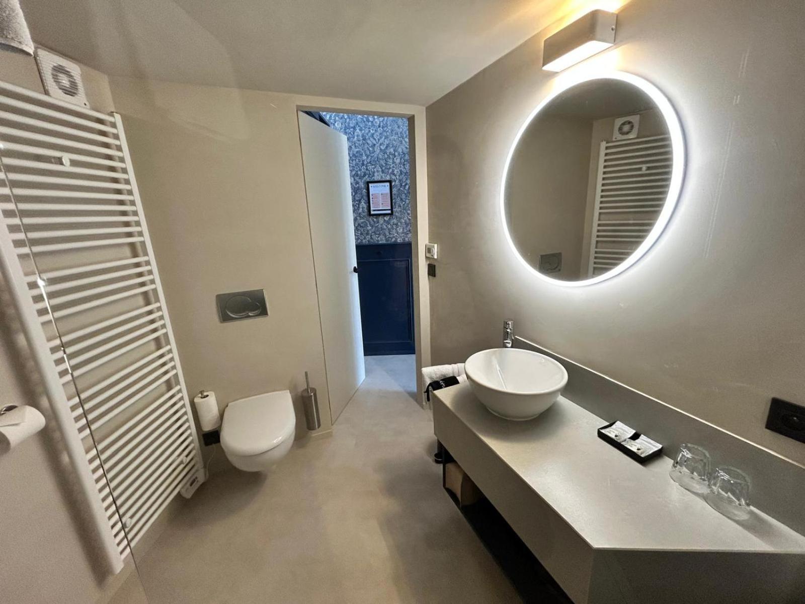 B&B Contrast Bruges Luaran gambar